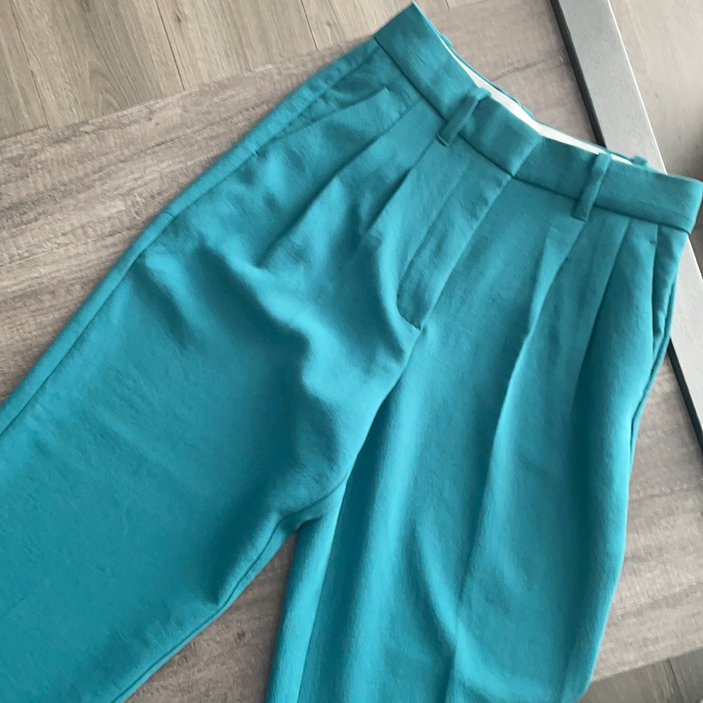 Aritzia Wilfred carrot pant